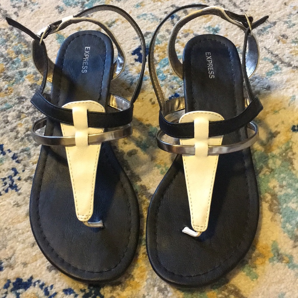 Express strap sandals